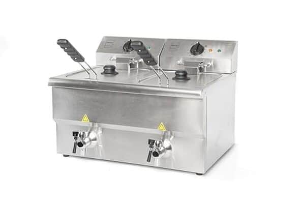 Découvrez notre test détaillé de la double friteuse METRO Professional GDF5028 en acier inoxydable : performances, capacité et avantages pour votre cuisine professionnelle.